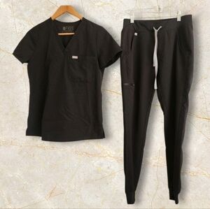 FIGS Women's Black V-Neck Scrub Top & Jogger Set